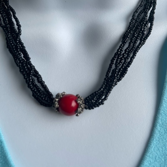 Jewelry - Red and black seed bead necklace used